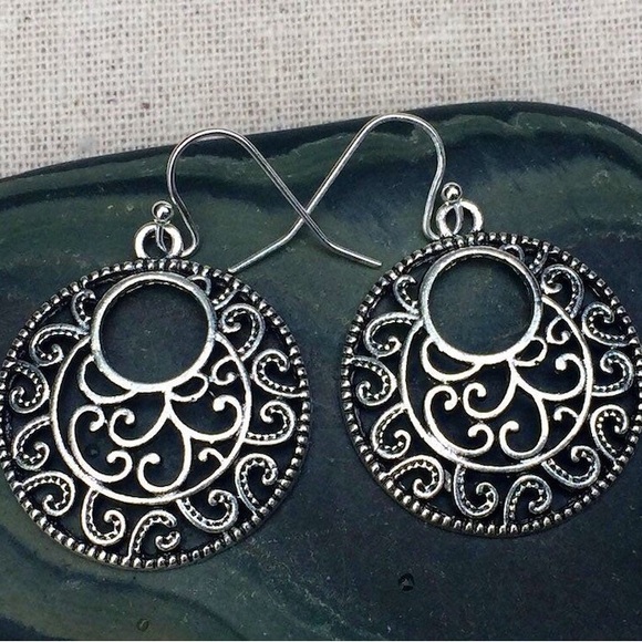 Boho Simple Carved Hollow Flower Design Silver Plated Dangle Earrings - Picture 9 of 10